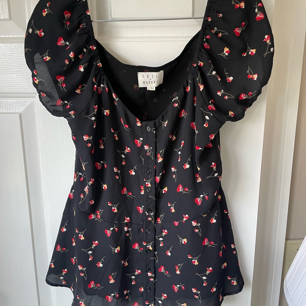 Lost + Wander Black Red Ruffled Floral Blouse